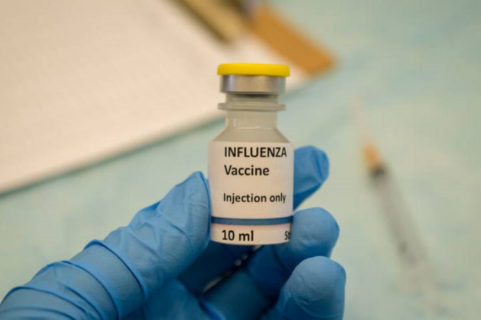 Vaccini antinfluenzali, intesa Stato-Regioni su quota da destinare alle farmacie